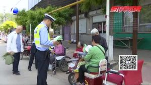 交警走進(jìn)農(nóng)村 開(kāi)展多樣化宣傳