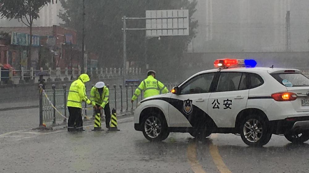 廊坊交警：雨再大也澆不滅他們的責(zé)任與擔(dān)當(dāng)！