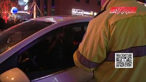 酒駕零容忍 交警持續(xù)推進(jìn)夜查行動