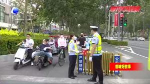 崗長郭寧寧 一線護(hù)航道路交通文明