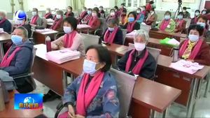 2020年乳腺癌關(guān)注月活動(dòng)暨“為了姐妹的健康與幸?！贝笮凸婊顒?dòng)在我市舉行