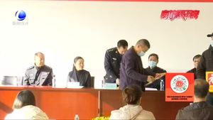 【解民憂 惠民生】我市開(kāi)發(fā)區(qū)為5家幼兒園12輛車(chē)發(fā)放校車(chē)標(biāo)牌